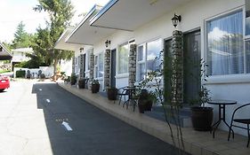 White Manor Motel